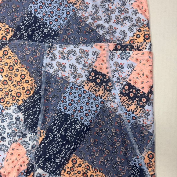 NWT Nanette Lepore Play Floral Patchwork Compression Shorts - Picture 4 of 5